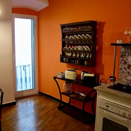 Apartment Casa Riccola Historic Center Near The Aquarium With Elevator